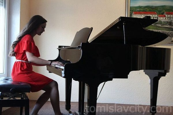 Vlada HBŽ-a usvojila odluku o osnivanju Srednje glazbene škole Tomislavgrad!