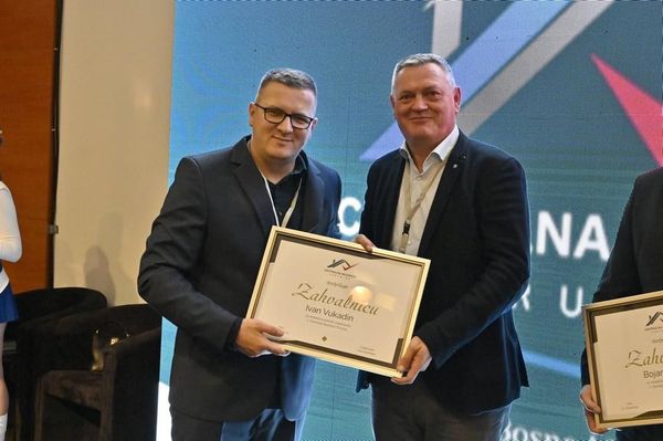 Predsjednik Vlade HBŽ Ivan Vukadin i načelnik Buntić na otvorenju Centralna Business Foruma 2023. u Vitezu
