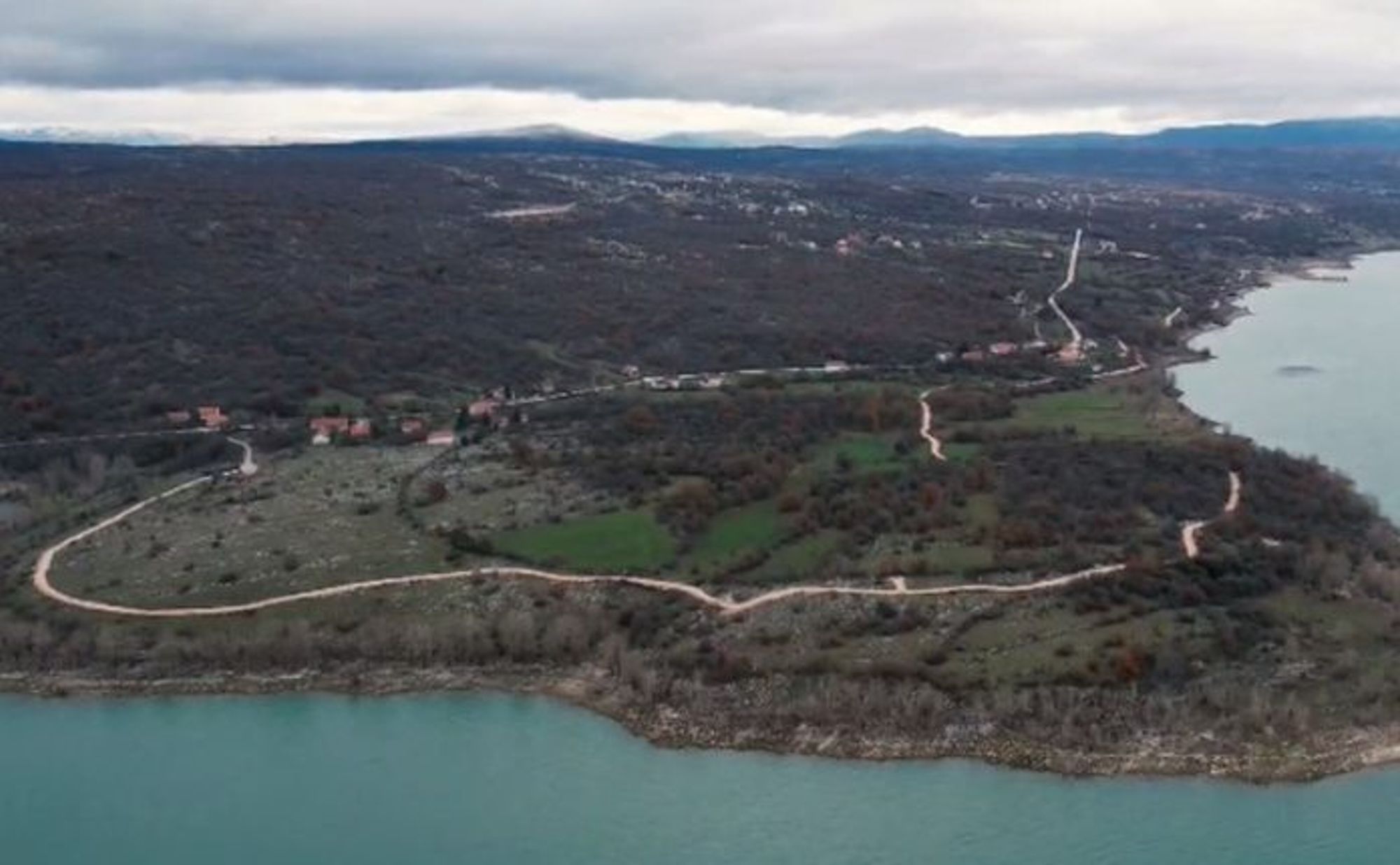 Završeni radovi na izgradnji šetnice oko Buškog jezera
