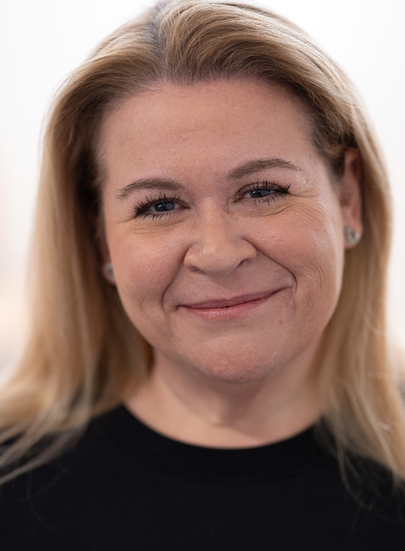 Portrait of Lynne Henning