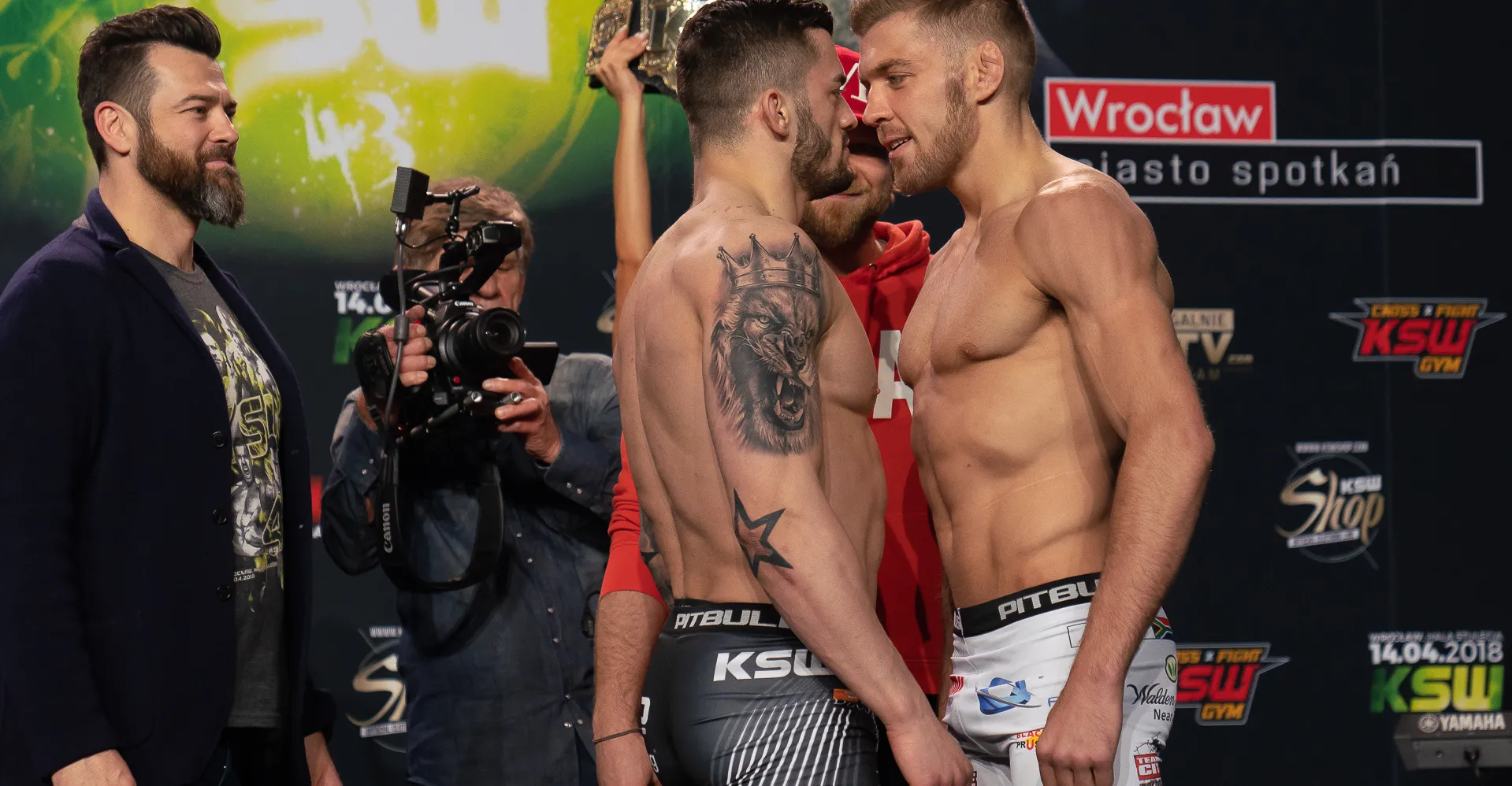 Roberto Soldić s pojasem pored kadra protivnika, urednička montaža nije KSW 45 poster