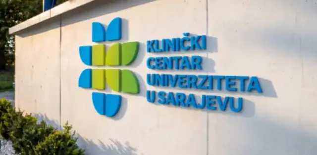 Tabla Kliničkog centra Univerziteta u Sarajevu.