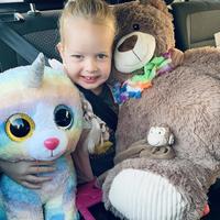 Vera: "Kleine Yinthe wordt geopereerd aan de tumor boven haar oog"