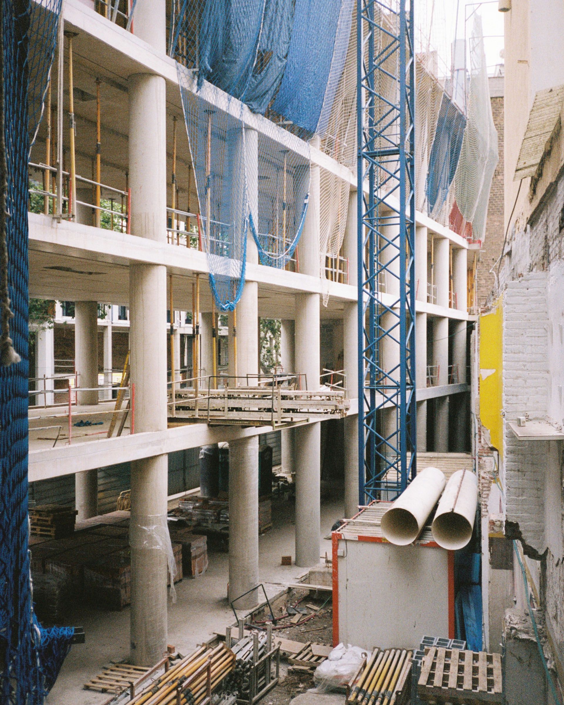 mesura, studio: Under construction: Studio 61 in Barcelona. (Slide 3)