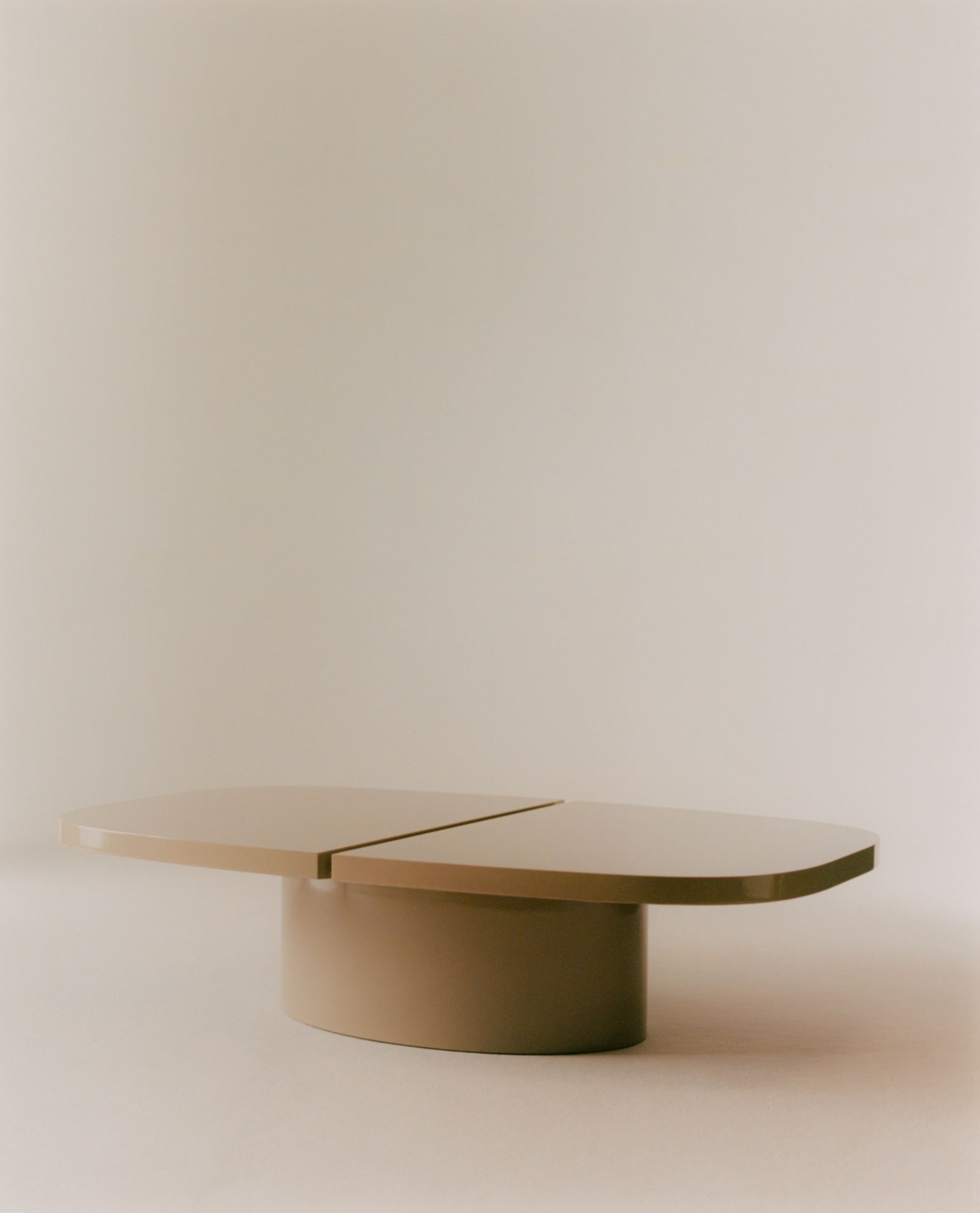 mesura, objects: Low Table 001 (Fig. 4)