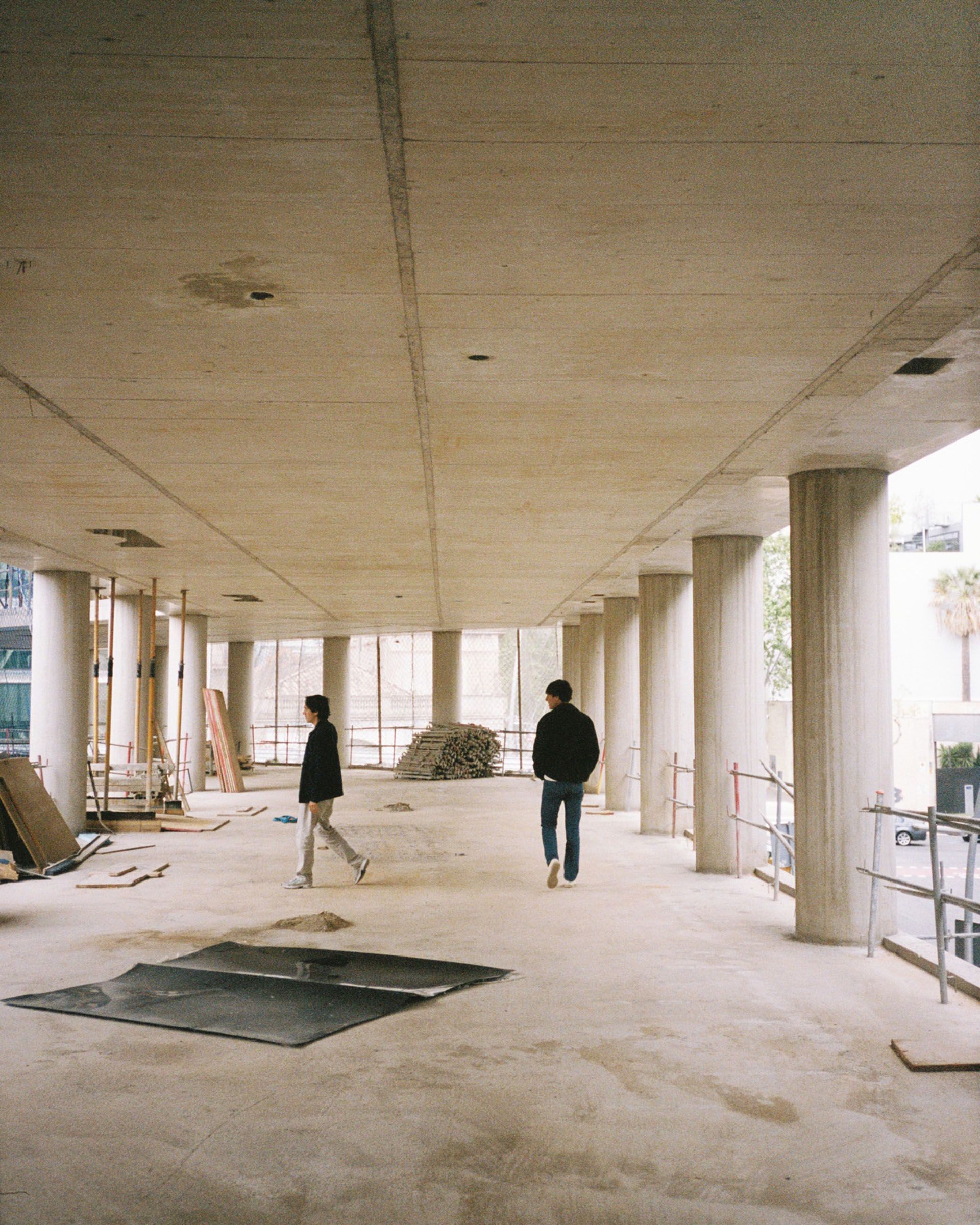 mesura, studio: Under construction: Studio 61 in Barcelona. (Slide 2)