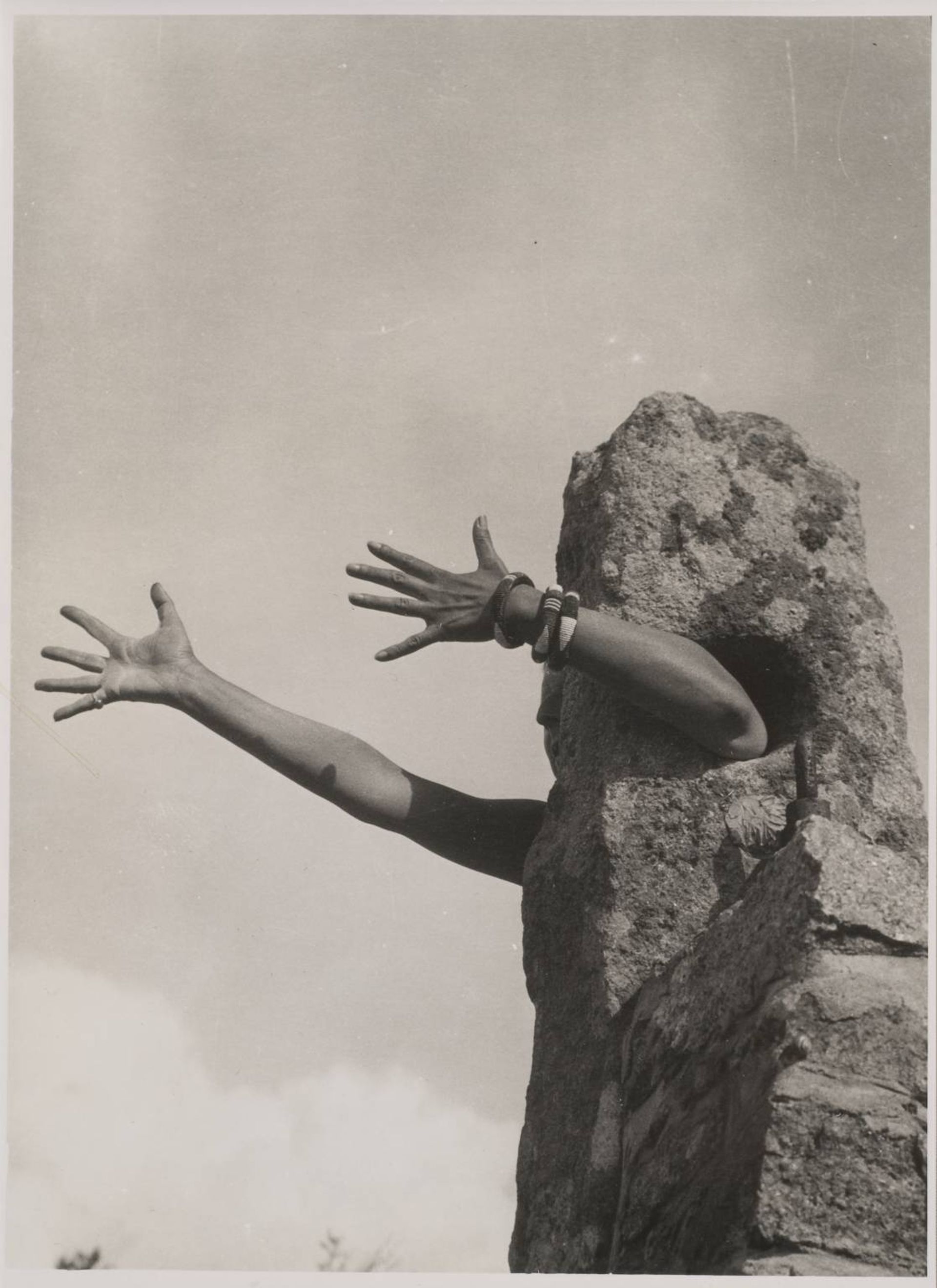 mesura, resources: Stone, Glass and Body (Fig. 3)