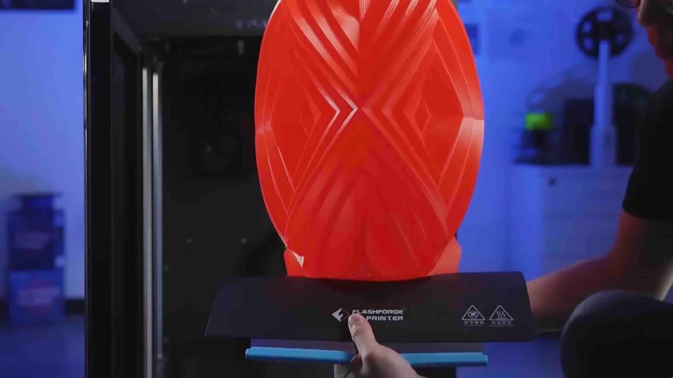 Sundání velkého FDM výtisku z pružné tiskové podložky