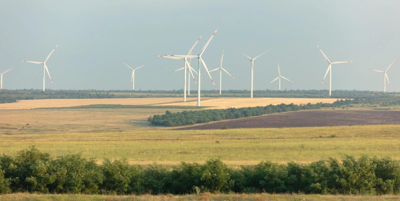 Atjaunīgā enerģija Latvijas ekonomikai. Vai saules un vēja parki Latvijā samazinās maksājumus par elektrību?