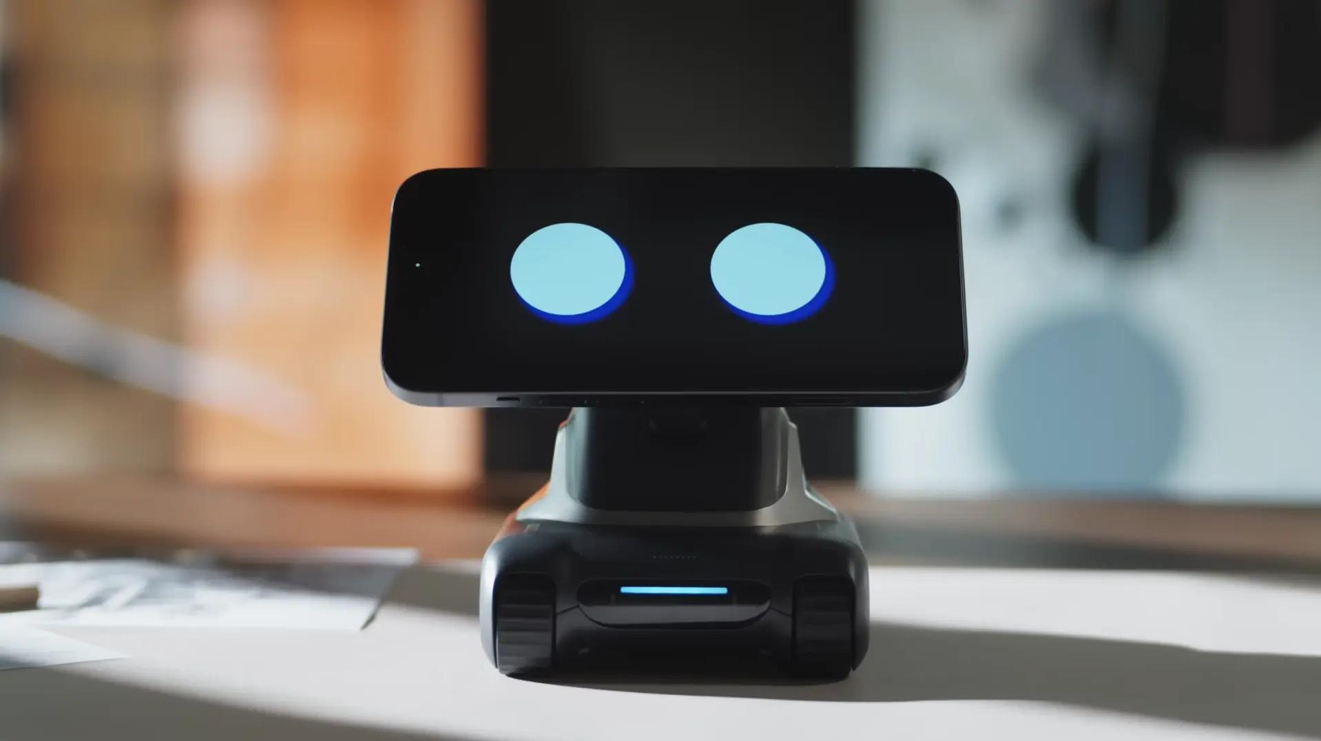 Meet Looi: The Desktop Robot That Transforms Your Smartphone Experience