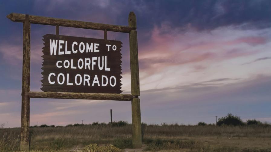 Road sign welcoming travelers to Colorado