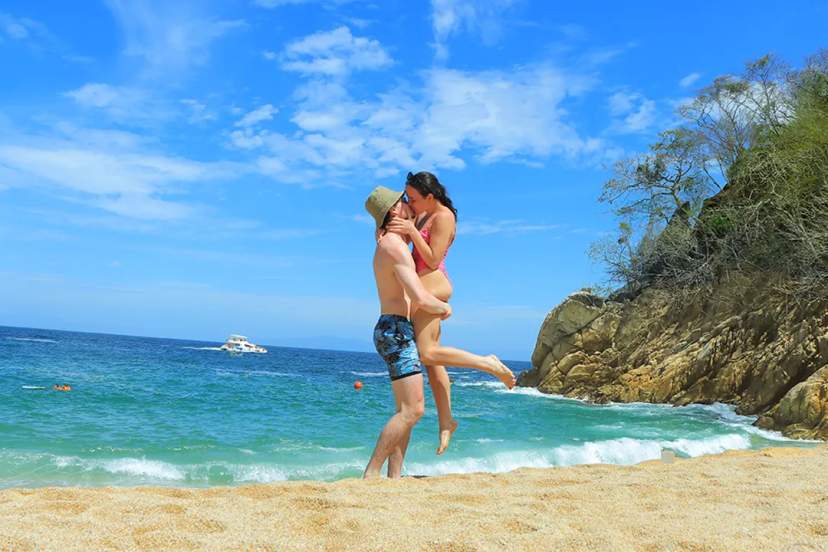 15 Very Romantic Things to Do in Puerto Vallarta, couple at Majuahuitas