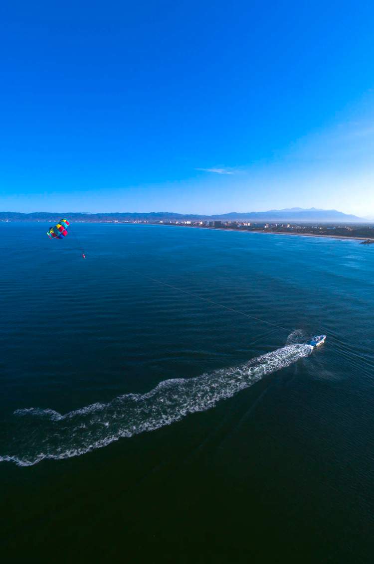 Fantastic view of Puerto Vallarta from a parasailing.