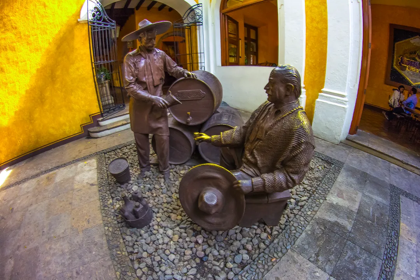 ¿REALMENTE HIZO TEQUILA JOSE CUERVO?