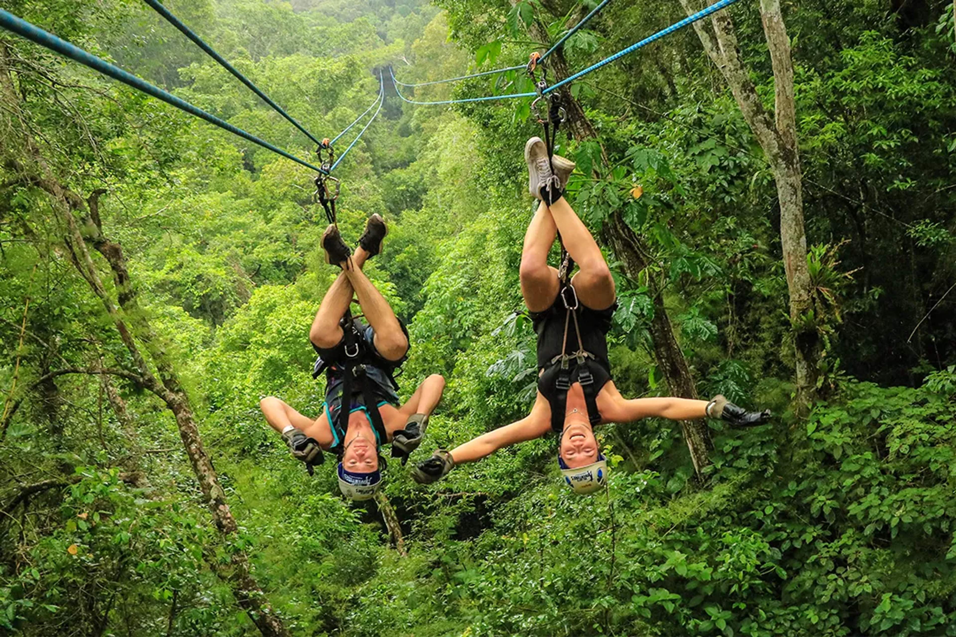 ¡SIENTE LA ADRENALINA Y DISFRUTA DE UNA VISTA INCREÍBLE AL LANZARTE EN TIROLESA EN PUERTO VALLARTA!