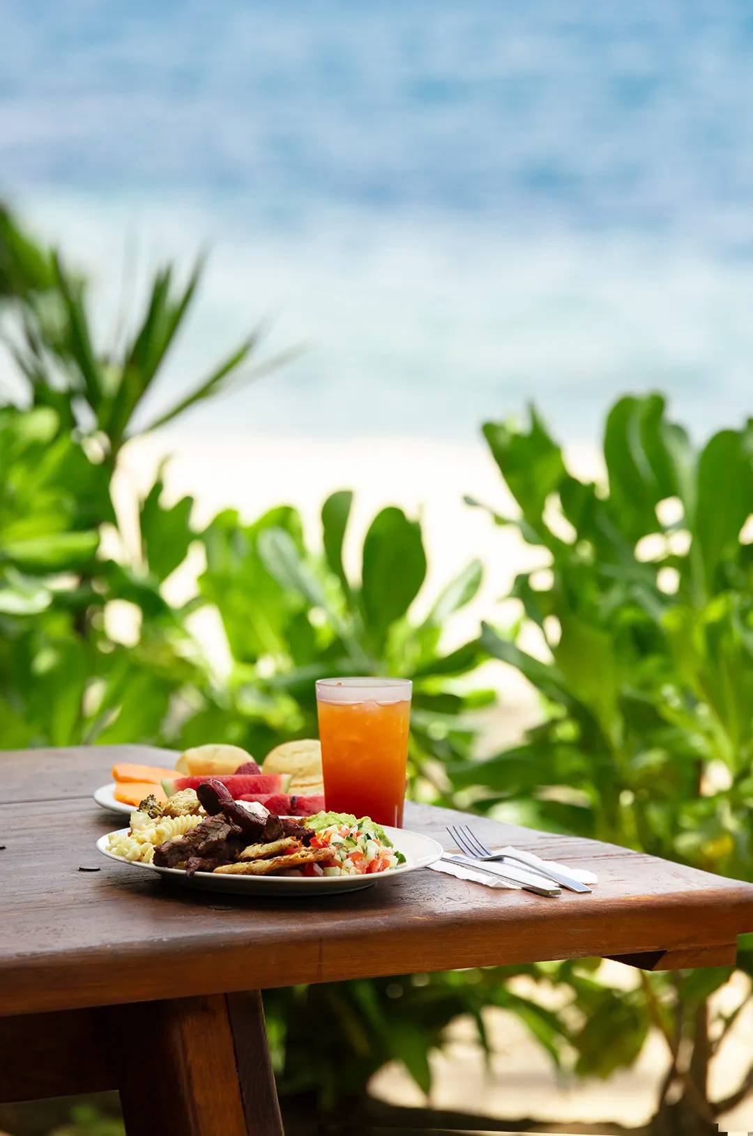 Delicious beach BBQ lunch at Pizota.