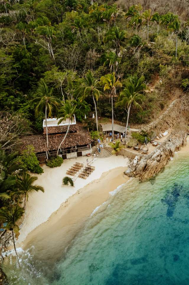 Getting married in Las Caletas