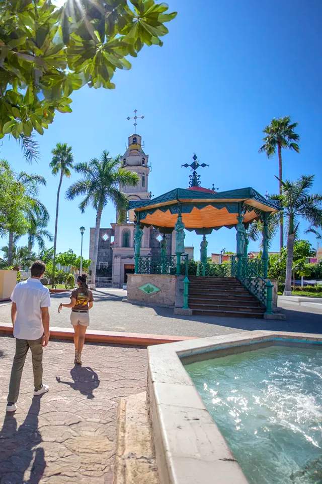 Travelers visiting some of the rural towns near Puerto Vallarta in a enjoyable walking tour.