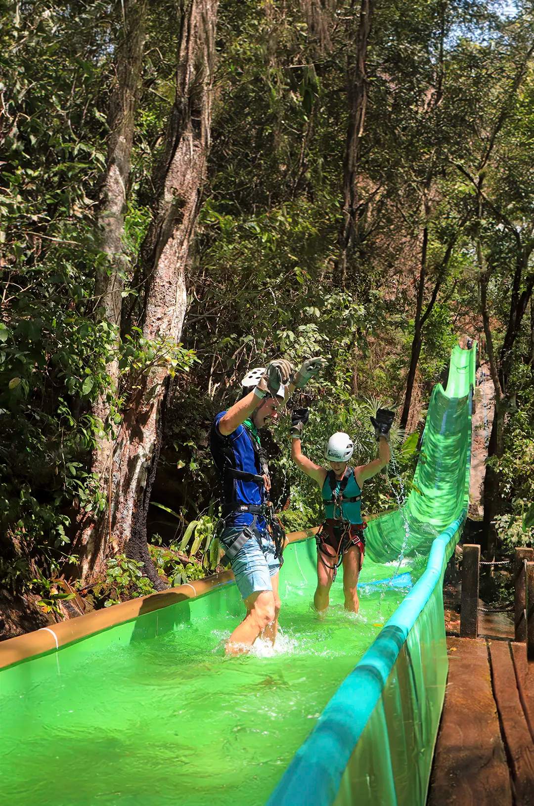 Emocionante tobogán en medio de la selva de Puerto Vallarta.