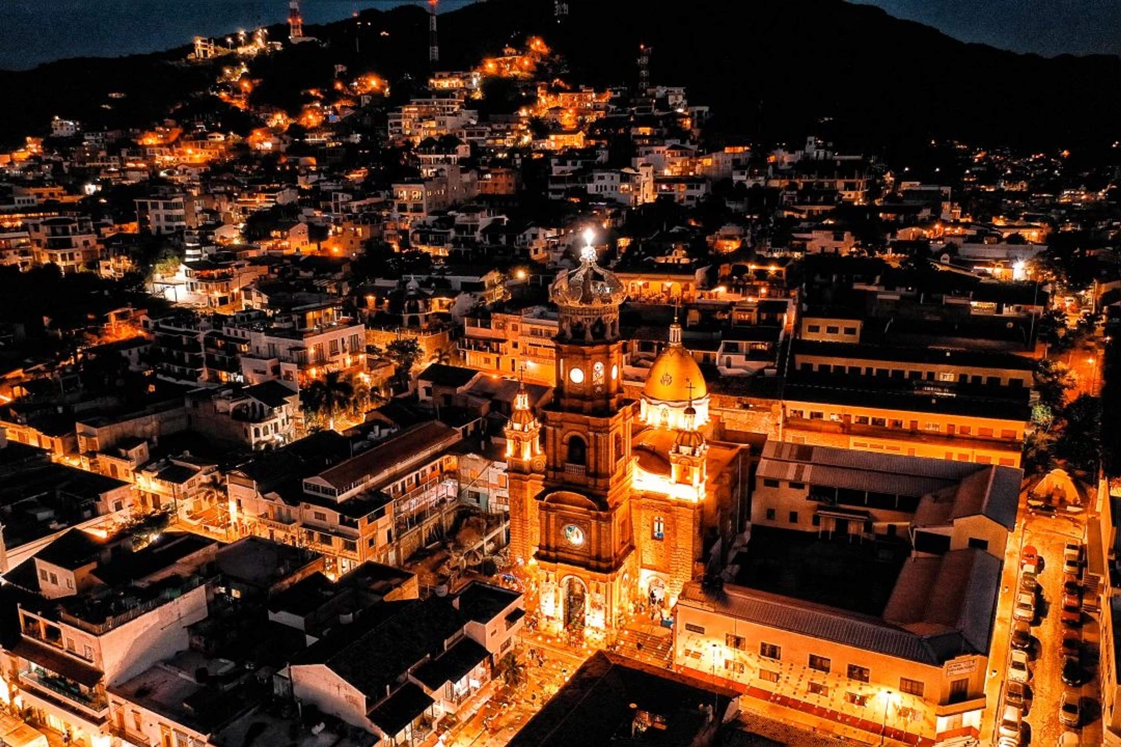 Puerto Vallarta de noche
