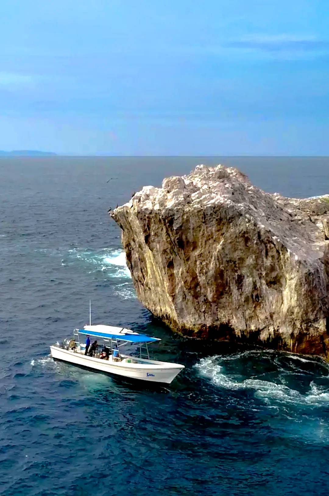 Diving boat on a El Morro scuba diving tour in Puerto Vallarta.