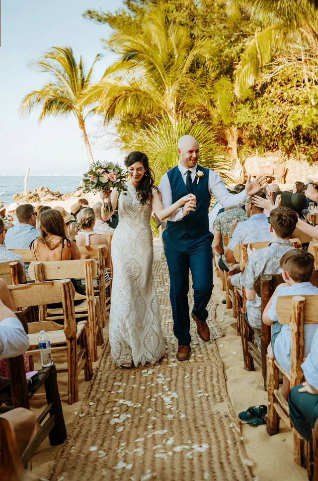 Couple getting married at Las Caletas