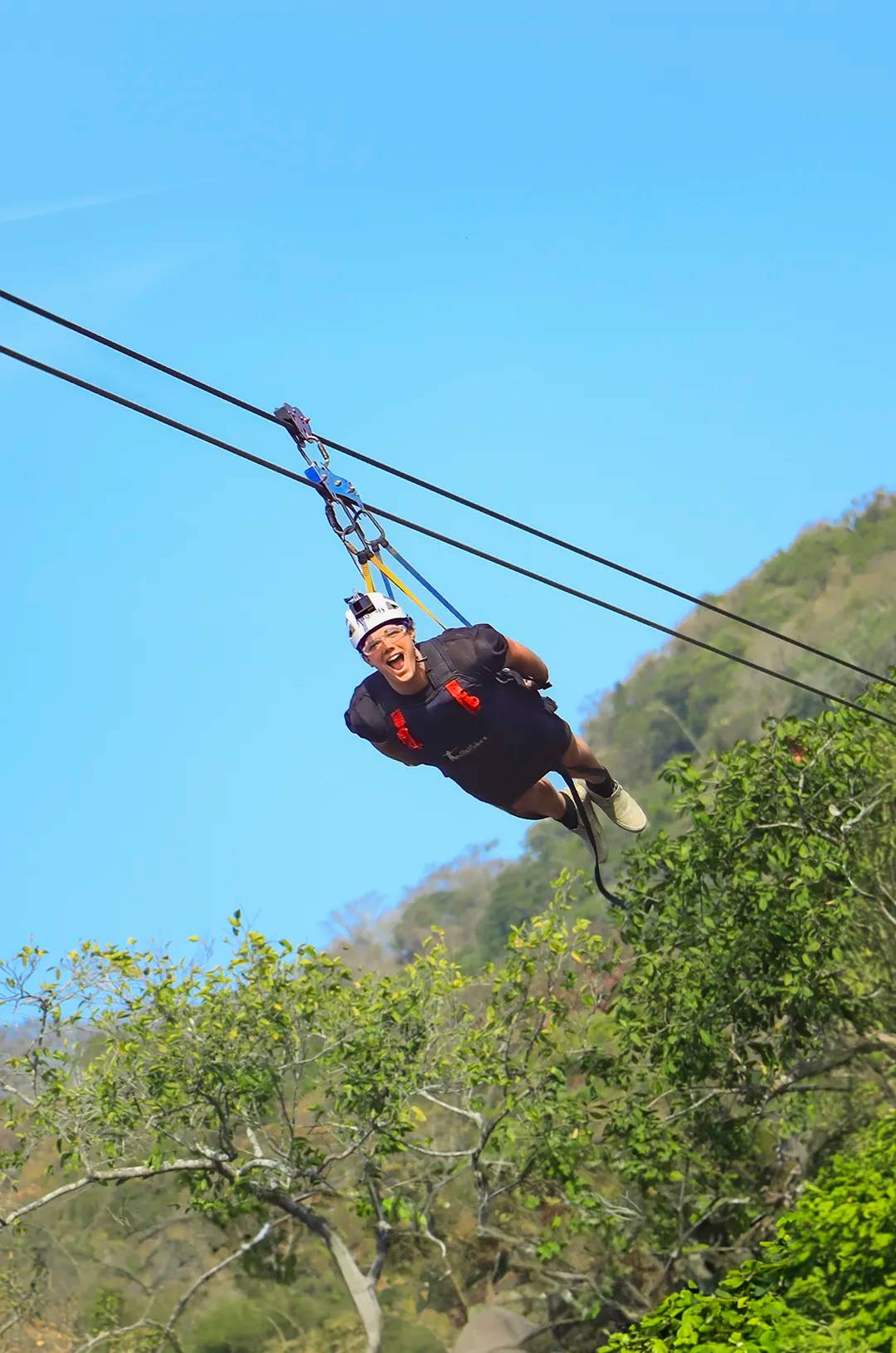 La más larga tirolesa en Puerto Vallarta, como parte de un Paquete de Viajes en Puerto Vallarta.