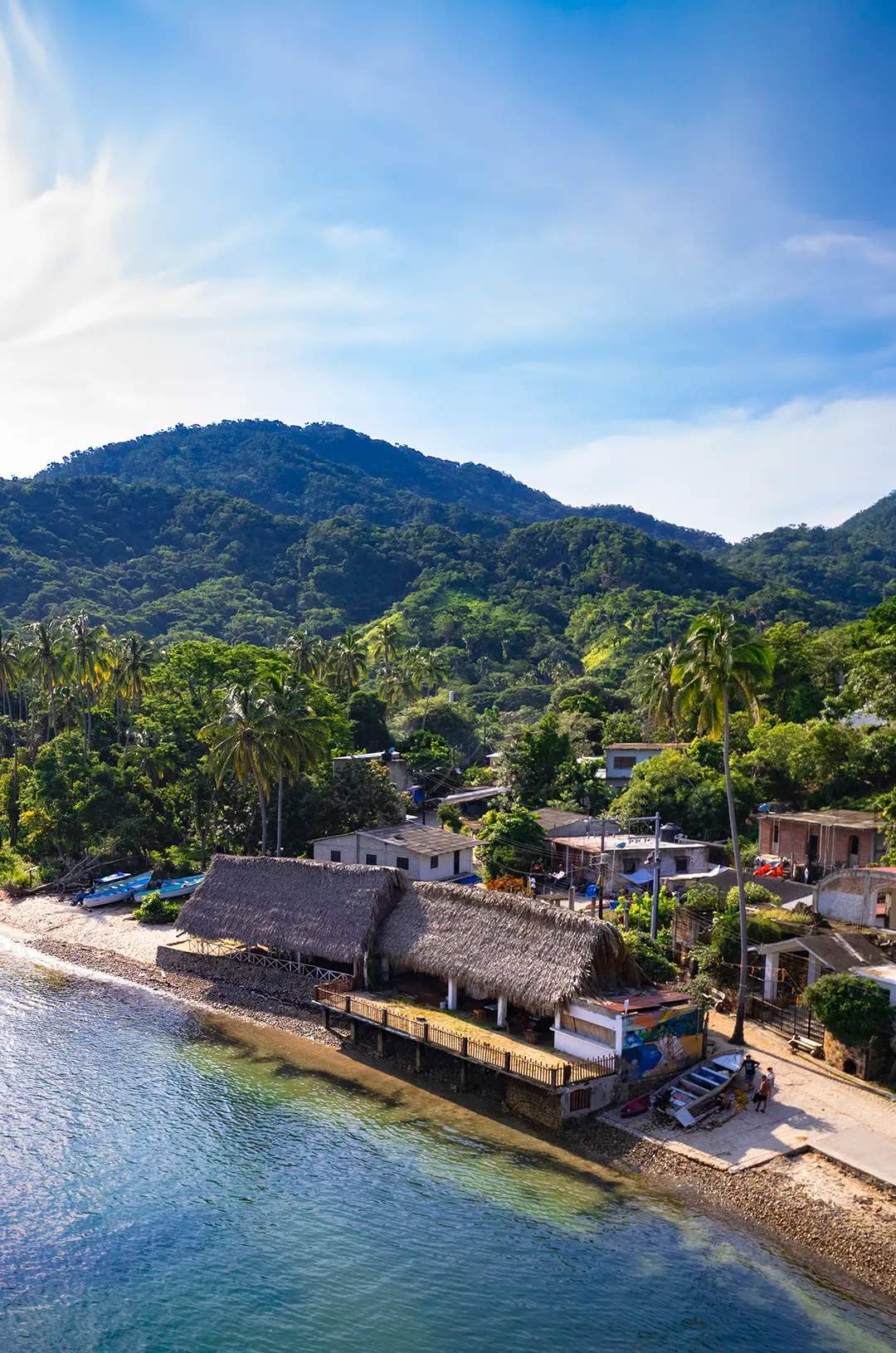 Vista aérea de Quimixto, un pueblo de pescadores en el Pacífico Mexicano.