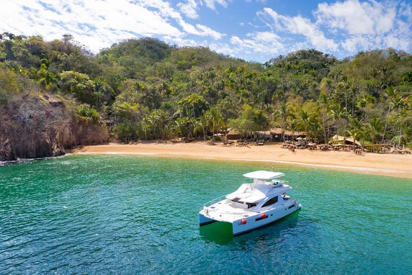 RAZONES PARA CONTRATAR UN YATE PARA SUS PRÓXIMAS VACACIONES