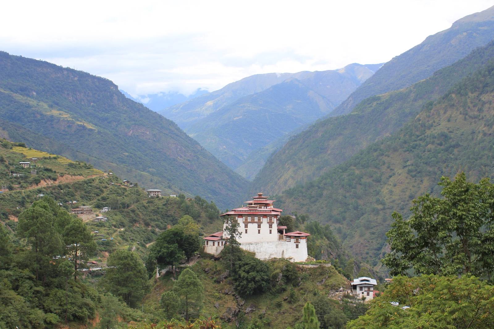 Lhuentse Dzong on a spur above the deep, forested Kurichhu valley