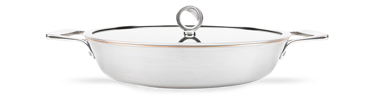 Coated Olavson serving pan from the side