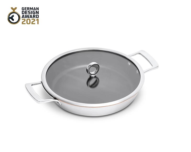 Coated 30cm Olavson serving pan from the side