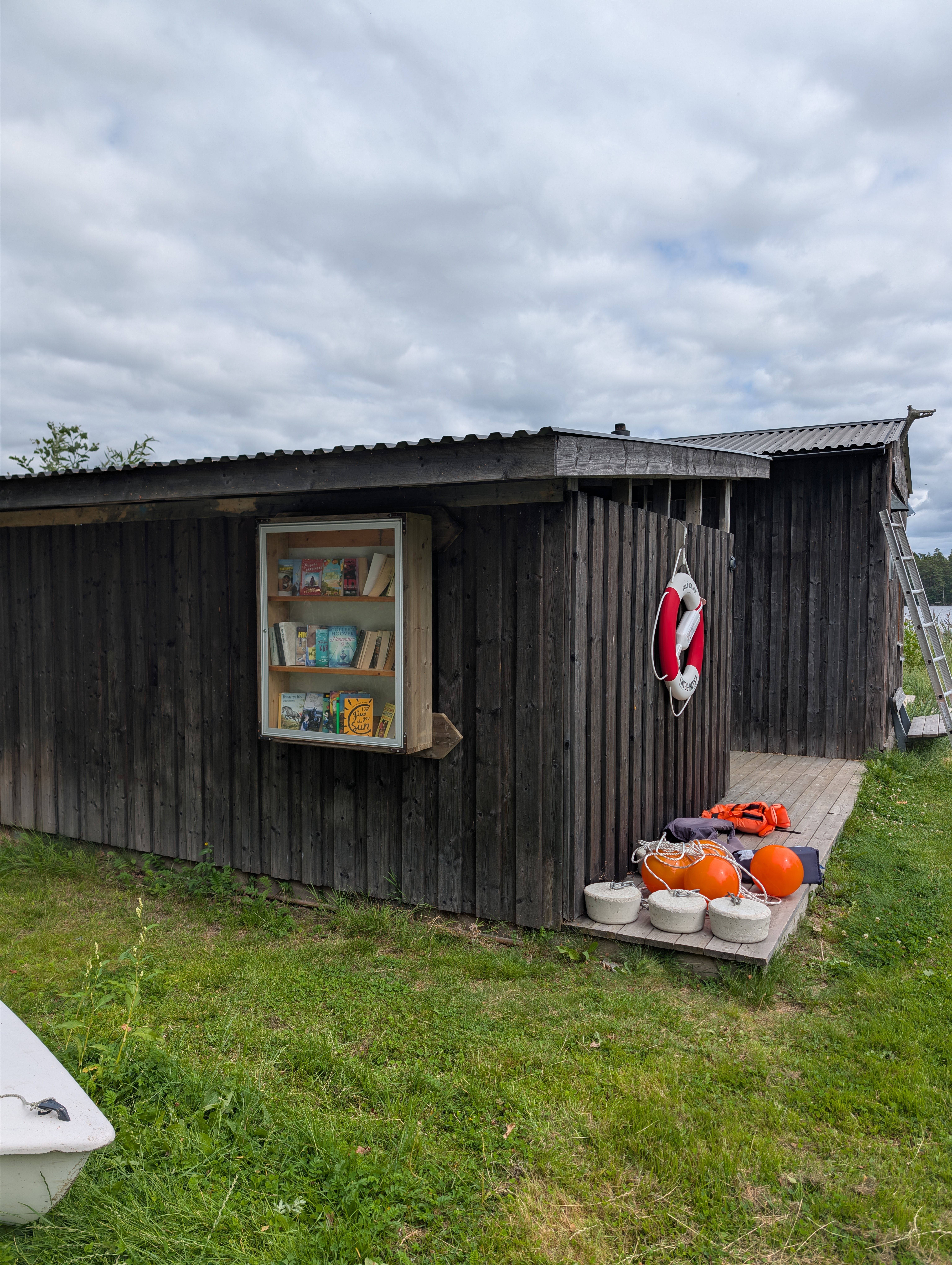 Bokbytarskåp!