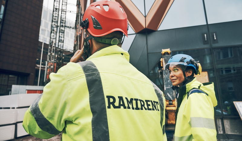 Säkerställ tryggheten på arbetsplatsen med RamiCheck – få snabb tillgång till alla besiktningsprotokoll och instruktioner direkt vid maskinen för ett säkert projektflöde.