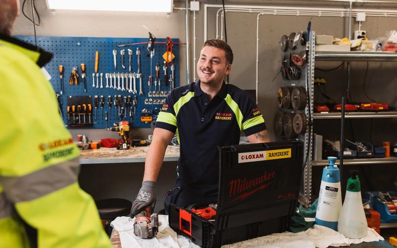 Vår mission i vardagen – genom noggrant underhåll och teknisk expertis ser vi till att våra kunder alltid har tillgång till säkra och driftsäkra maskiner för sina projekt.