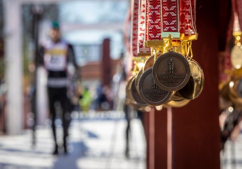 En bild på en medalj från Staffettvasan
