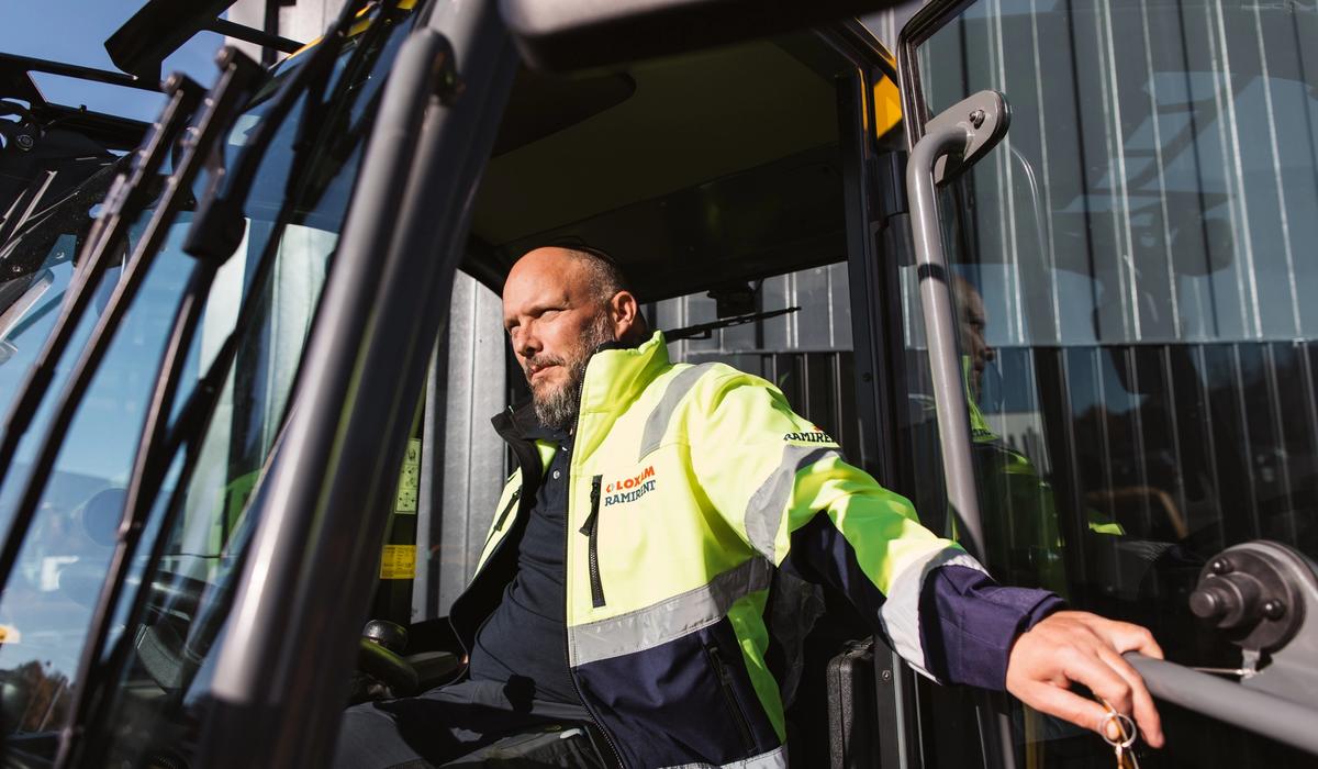 Vår vision i praktiken – genom kompetenta medarbetare och modern maskinpark driver vi branschen framåt mot effektivare och säkrare byggprojekt.