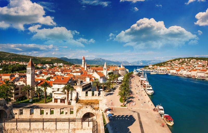 Trogir Charter Guide