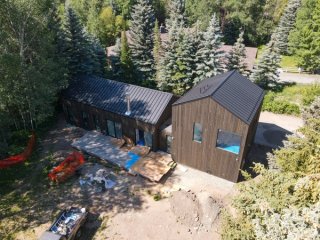 202 Cottonwood -2.jpg