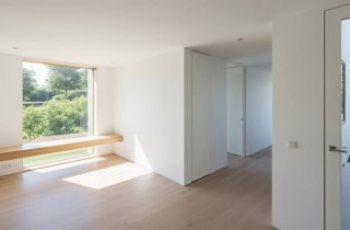 Features (18).jpg