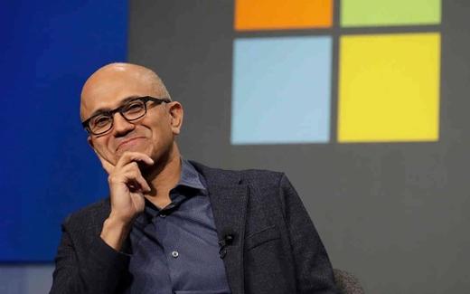 A Microsoft não mudou a estratégia primeiro. Mudou o comportamento de quem lidera.