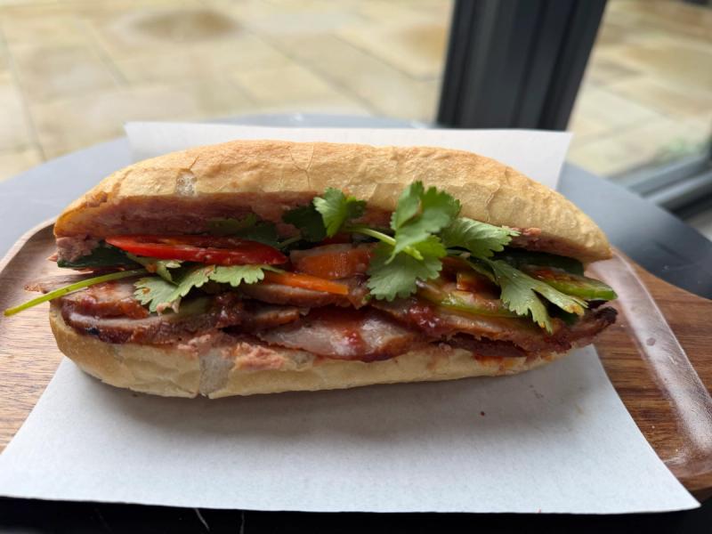 Honey roasted Char siu bánh mì