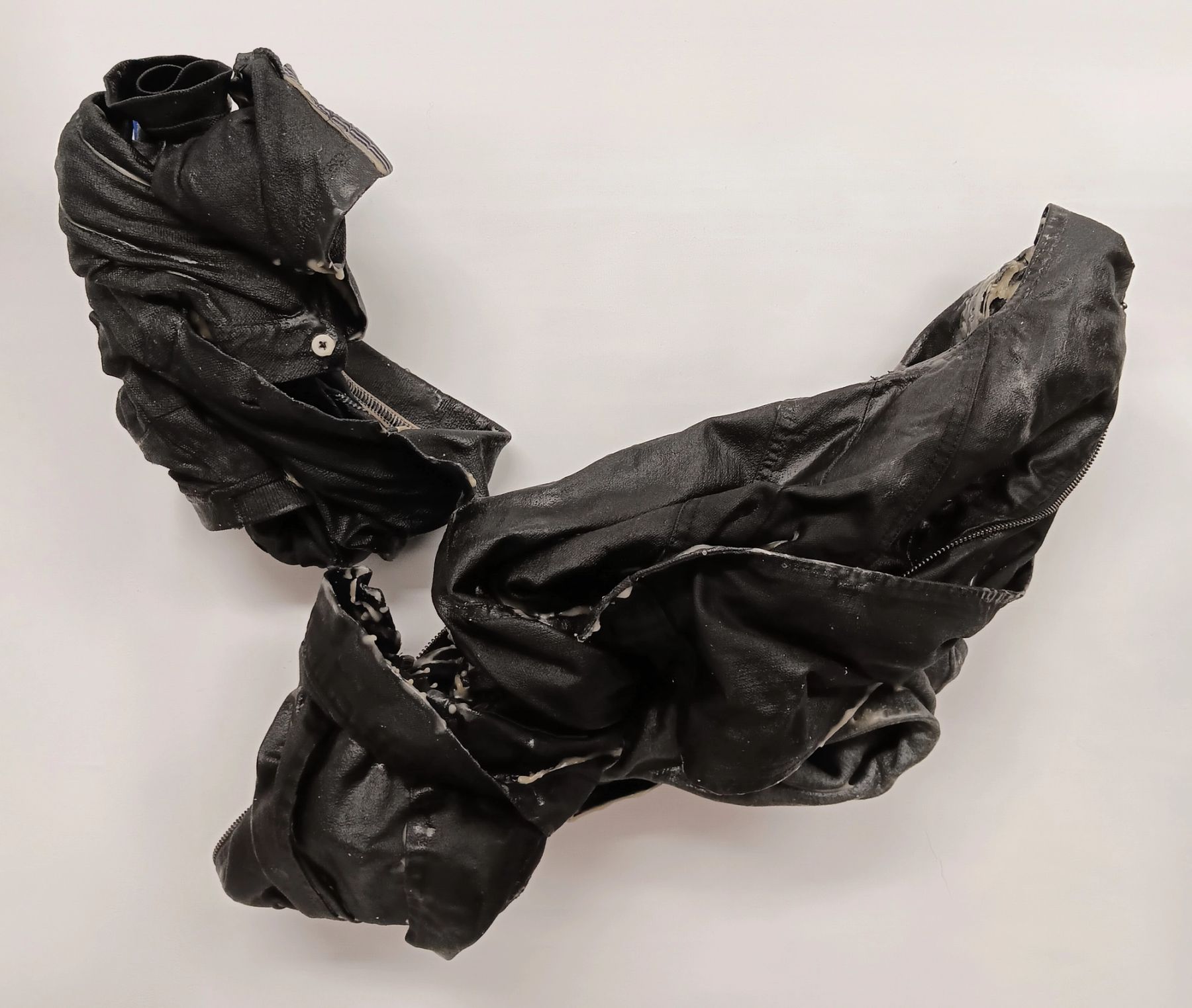 Entre lo velado y lo interrumpido