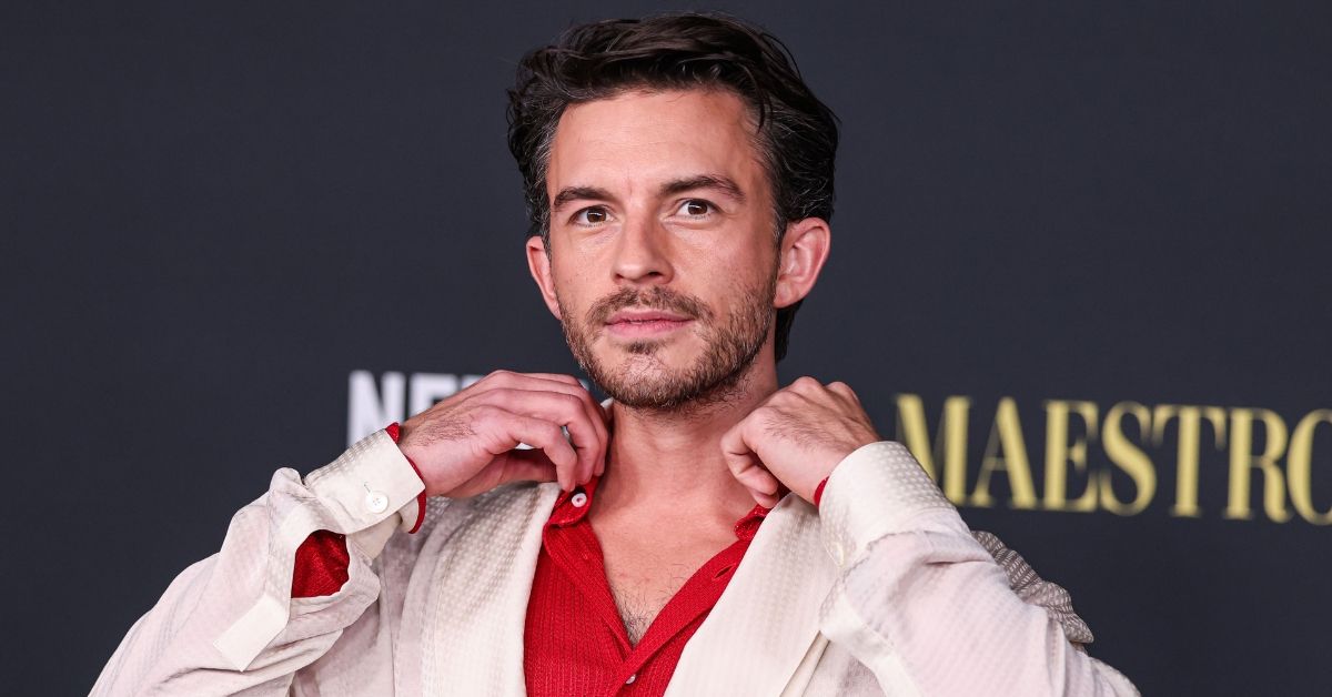 Jonathan Bailey Is Playing Dracula — and the Cast Around Him Is Ridiculous