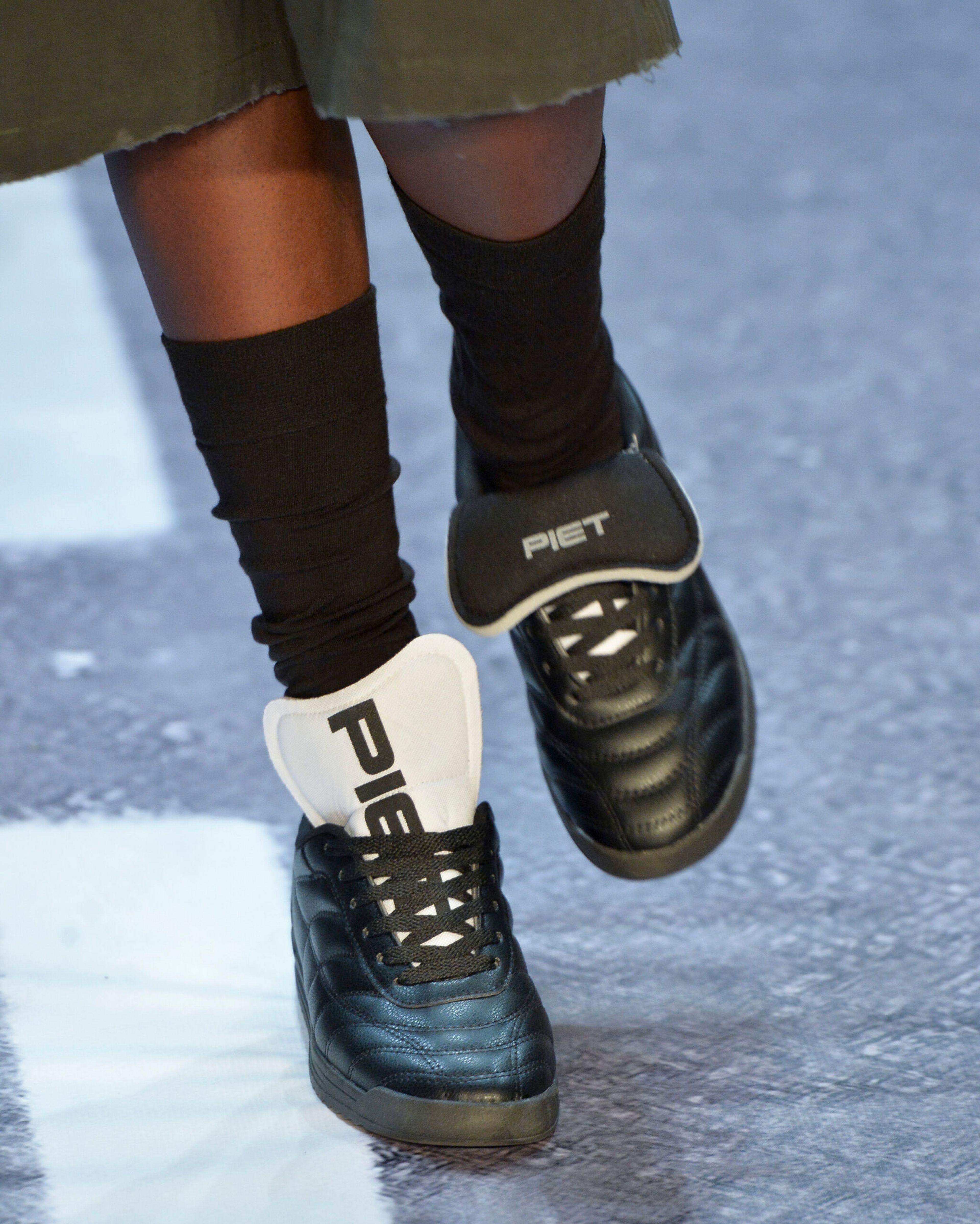 Pool e PIET lançam collab inédita inspirada na potência cultural do futebol — imagem 3