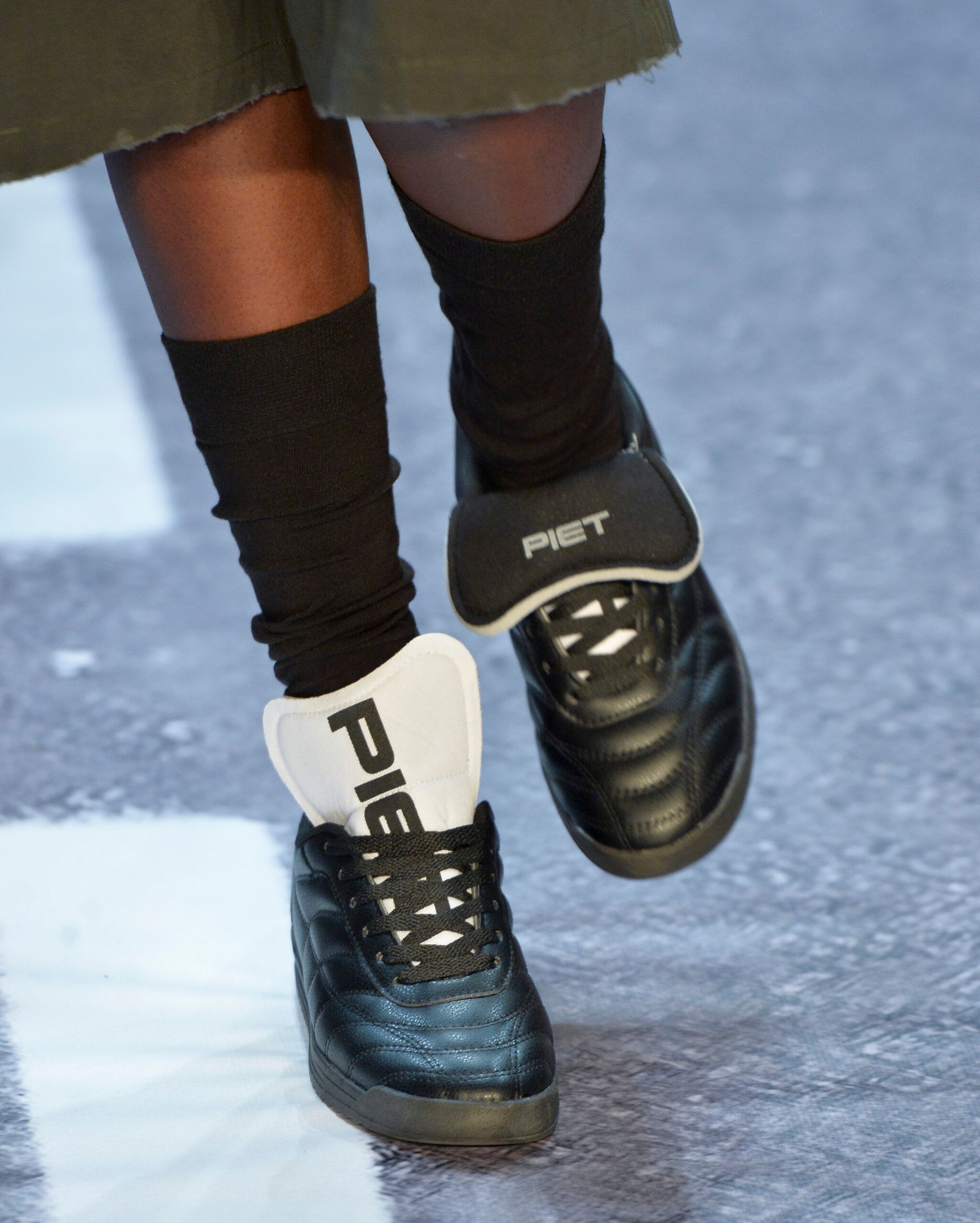 Pool e PIET lançam collab inédita inspirada na potência cultural do futebol — imagem 3