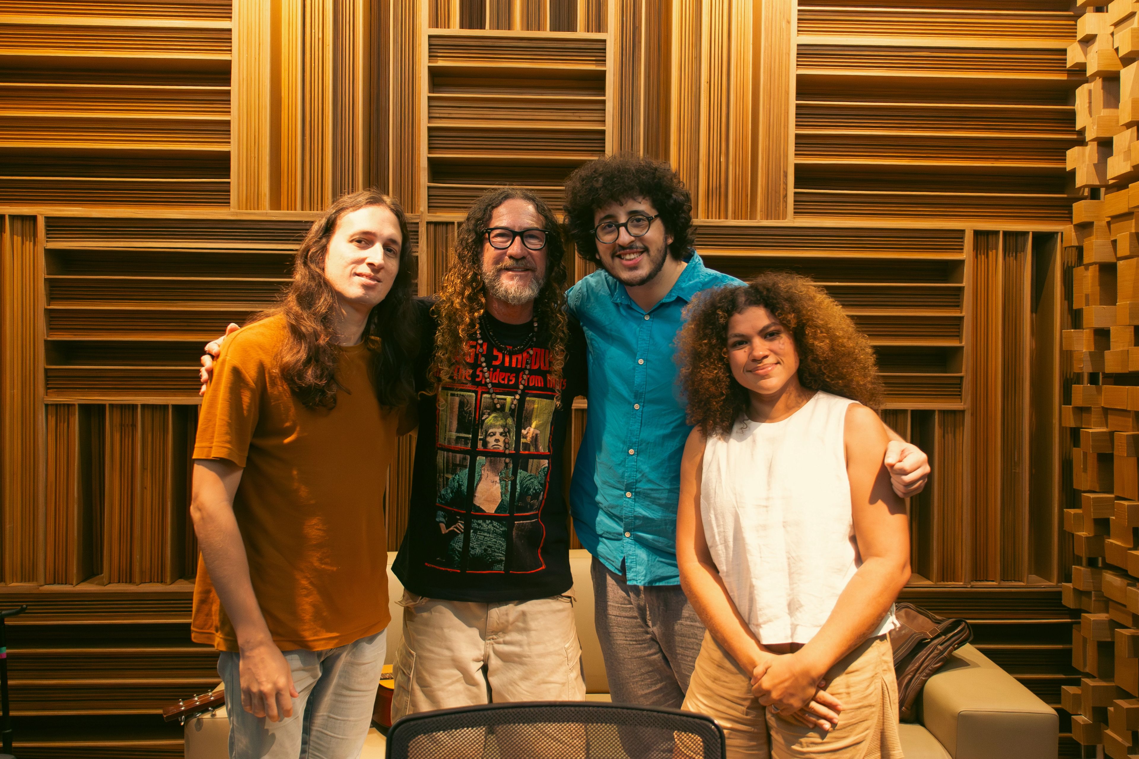 Boi da Macuca e Henrique Albino, parceiros da Badauê, concorrem ao Prêmio BTG Pactual da Música Brasileira com "Frevo Macuca" 

 — imagem 1