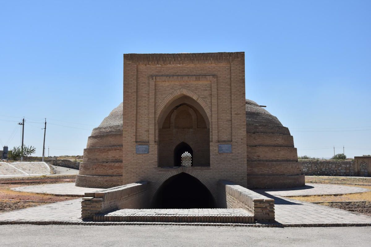 Caravansérail Rabat Malik et Sardoba à Kermene près de Boukhara, Ouzbékistan : site historique de la Route de la Soie.