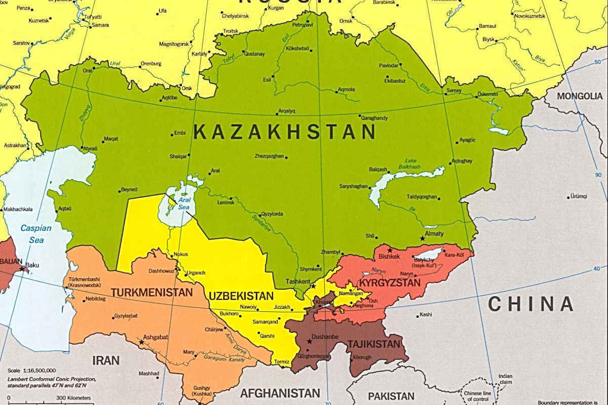 Carte politique détaillée de l'Asie centrale montrant le Kazakhstan, l'Ouzbékistan, le Kirghizistan et le Tadjikistan.