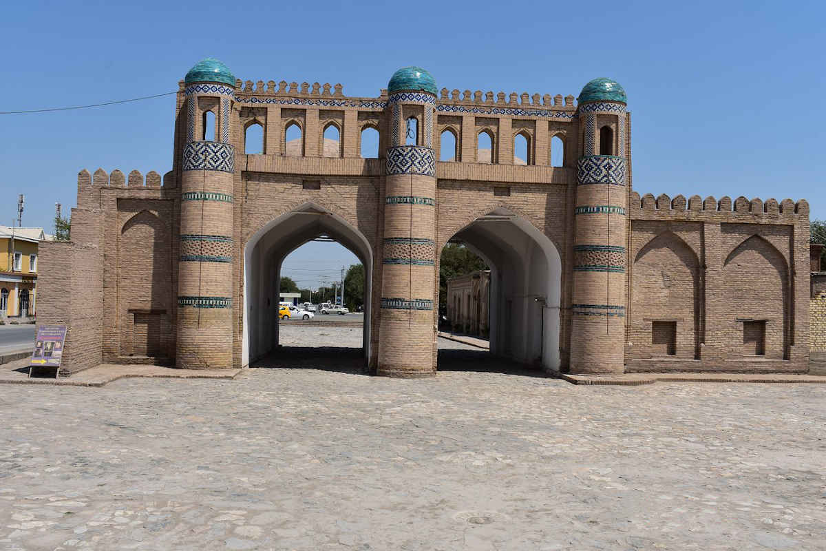 The historic Kosh Darwaza gate, a famous landmark in Khiva, Uzbekistan.